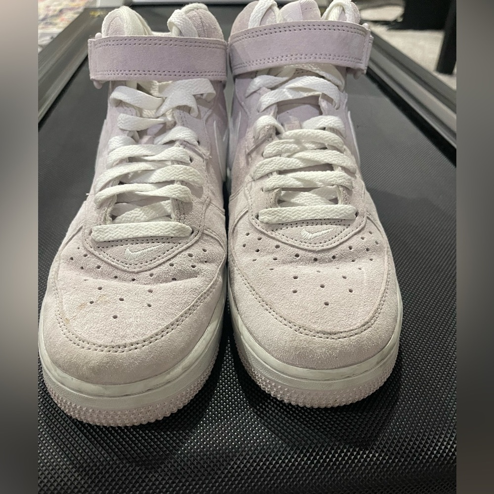 Nike Men Shoes in White and light Purple
